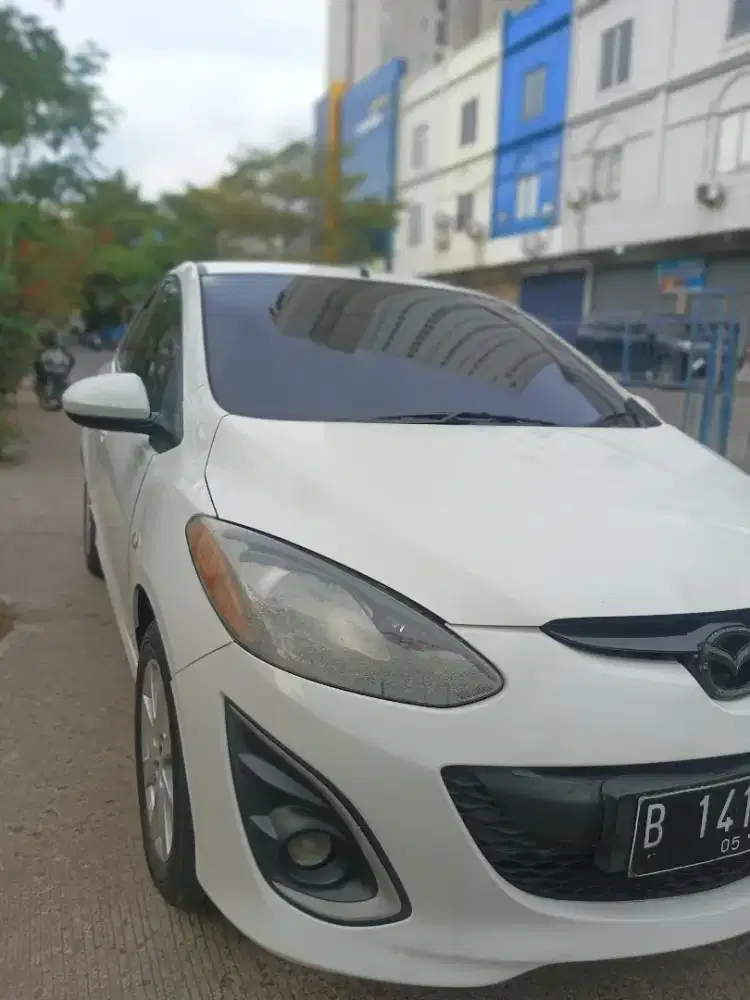 Mazda 2 tahun 2011 AT