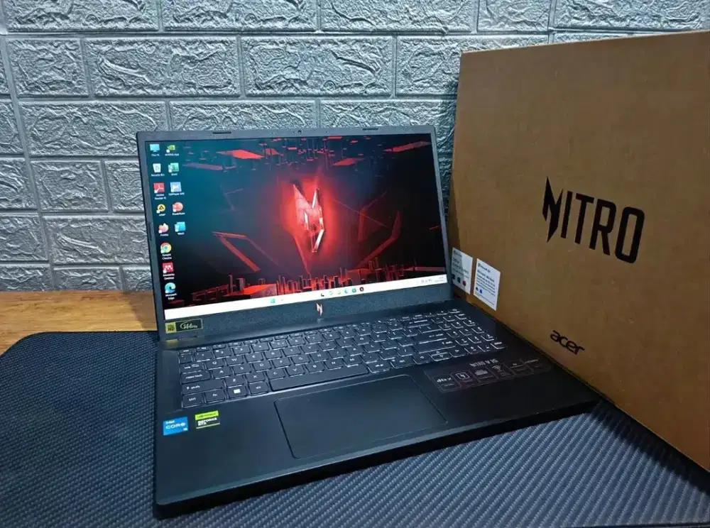Laptop gaming acer nitro V15 ANV15 fullset no minus pemakaian sendiri