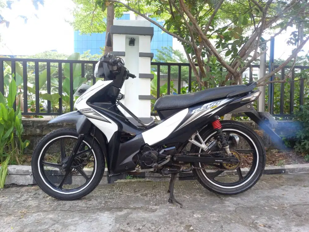 Honda Absolute Revo th 2010 (racing)