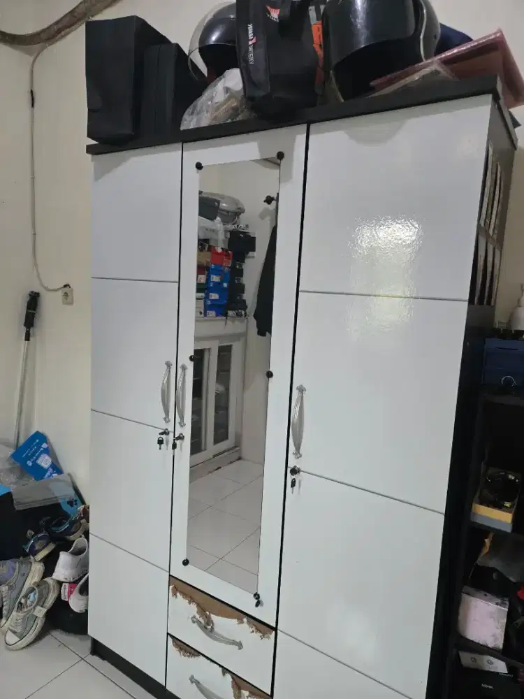 Lemari 3 Pintu Nego
