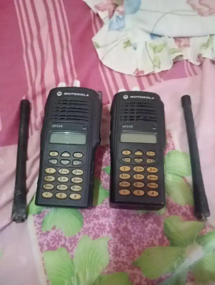 2pc HT motorola GF 388 normal ga ad charger kondisi msh layak pakai