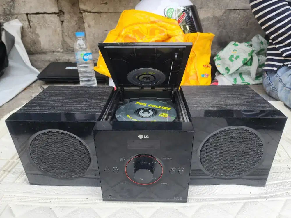 Speaker LG MICRO HI-FI SYSTEM MODEL NO : XA12-D0