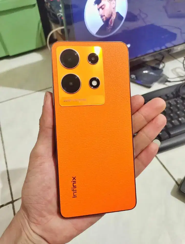 INFINIX NOTE 30 RAM 16/256