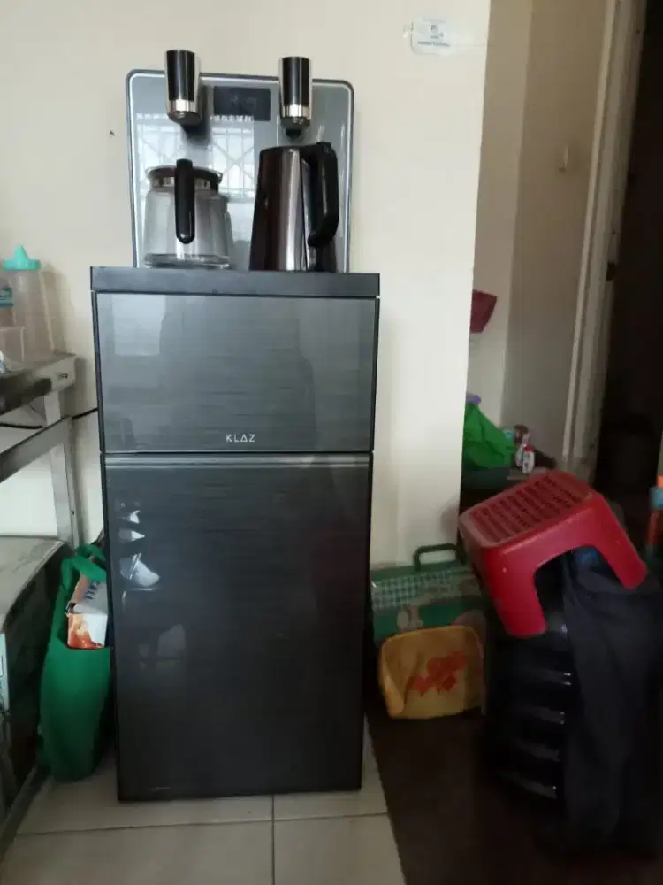 Dispenser air minum