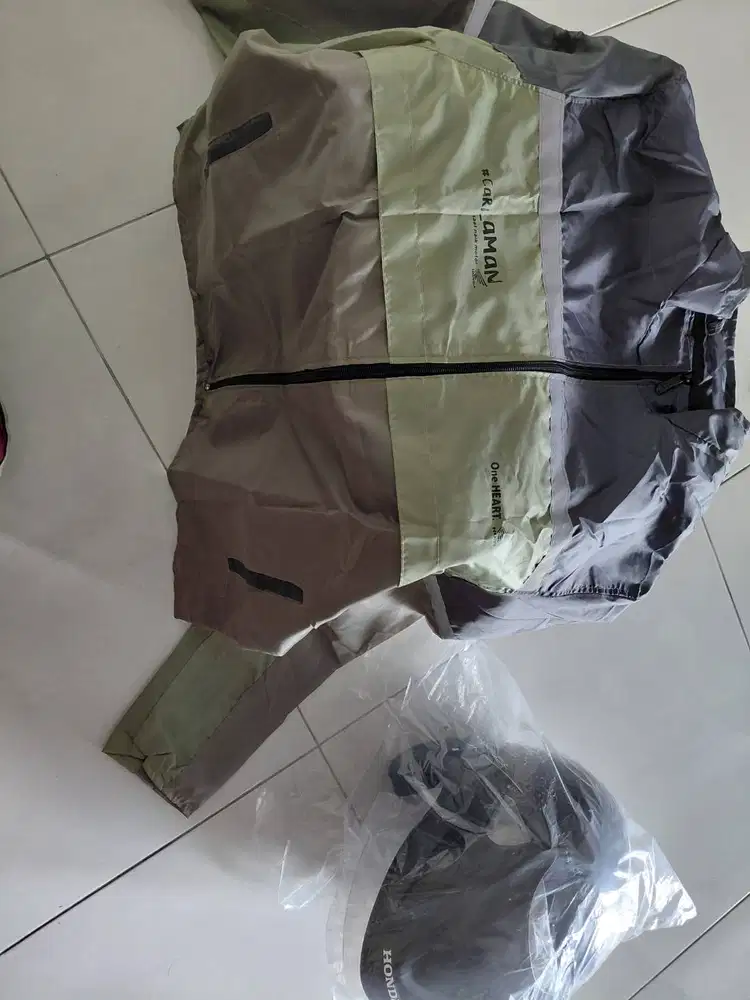 helm dan jaket ori beat street