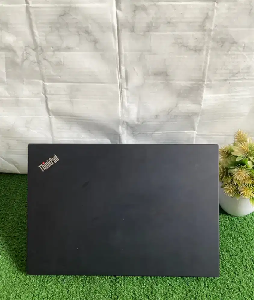 Thinkpad T490 intel Core i5 Gen 8 8/256 Touchscreen 14