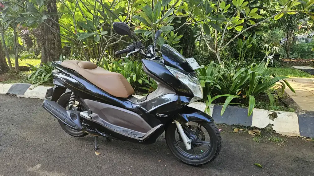 Low Km 40 rb Honda PCX Full Original Pajak Hidup Surat Lengkap