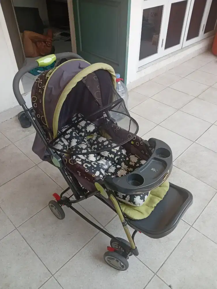 Stroller bayi PLIKO
