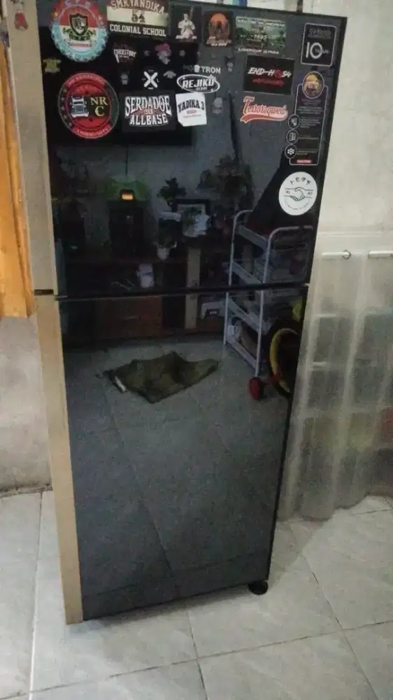 Kulkas 2 pintu polytron