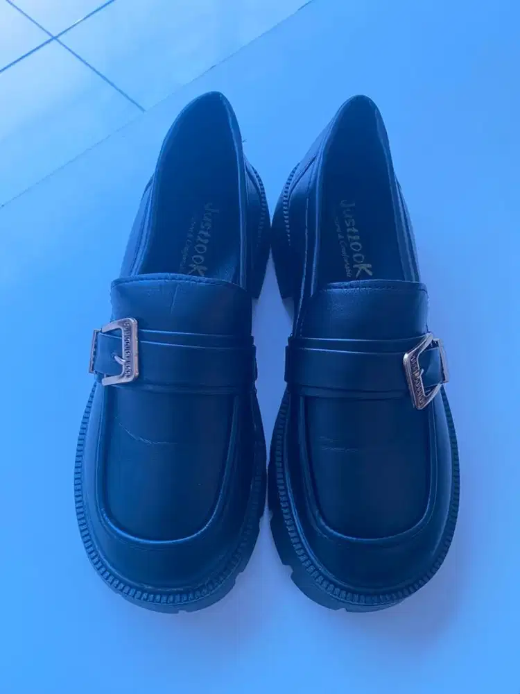 Justlook boyoung sepatu