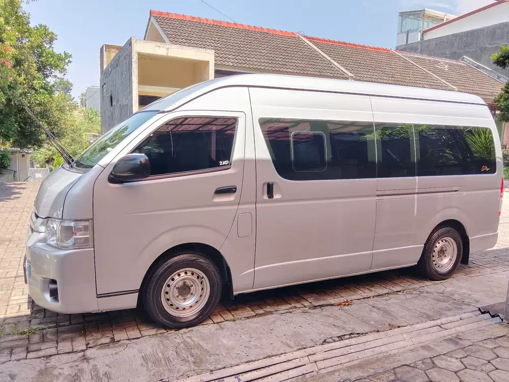 Toyota Hiace commuter 2020