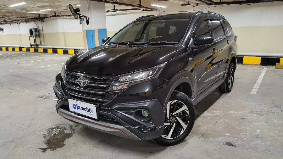 Pajak Panjang Toyota Rush  1.5 TRD Sportivo 7 Bensin-AT 2019 Silver