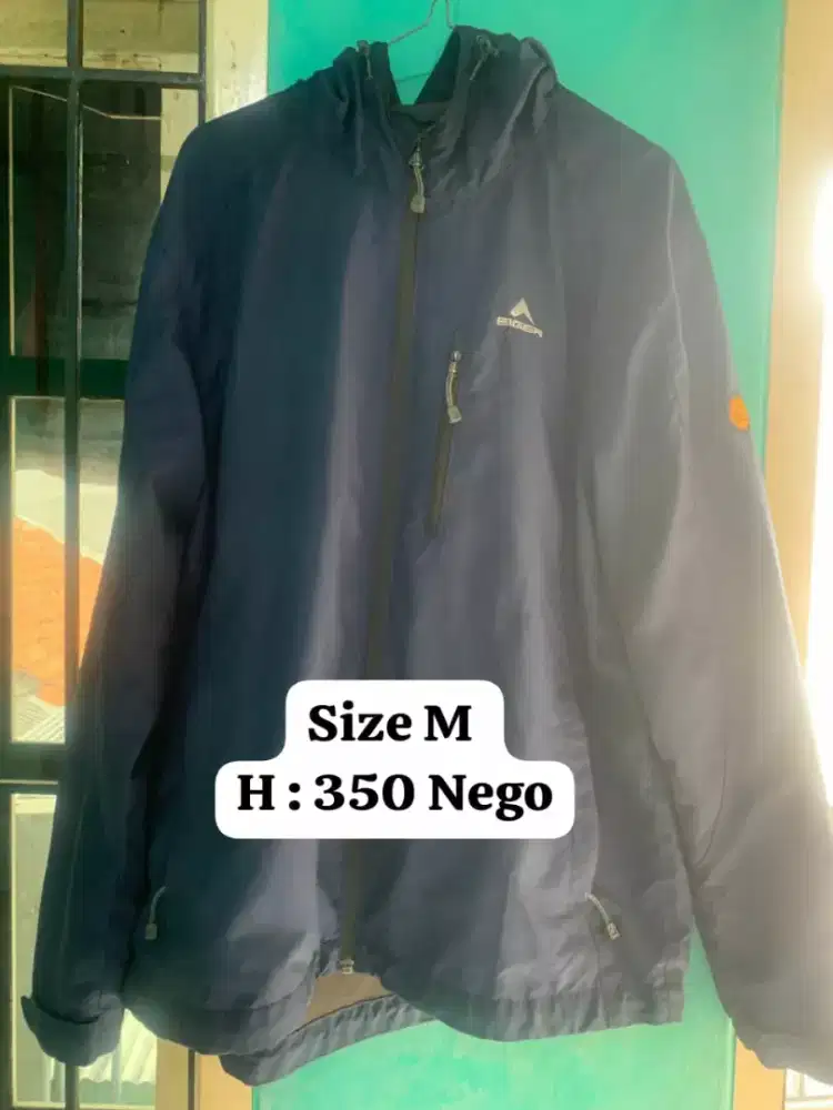 Dijual sepatu dan jaket