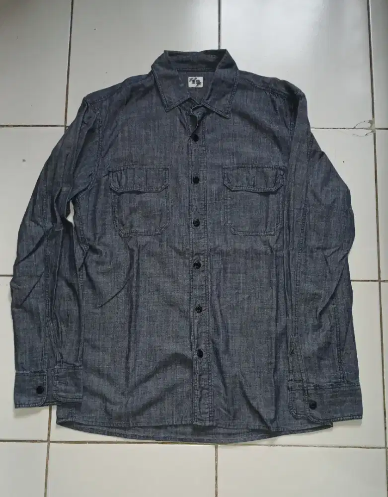 Kemeja Katun Denim Uniqlo