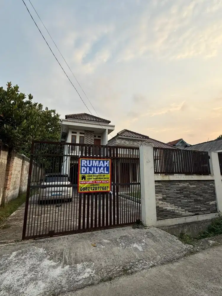 DI JUAL RUMAH MEWAH SIAP HUNI DEKAT LIVING WORLD DAN PINTU TOL