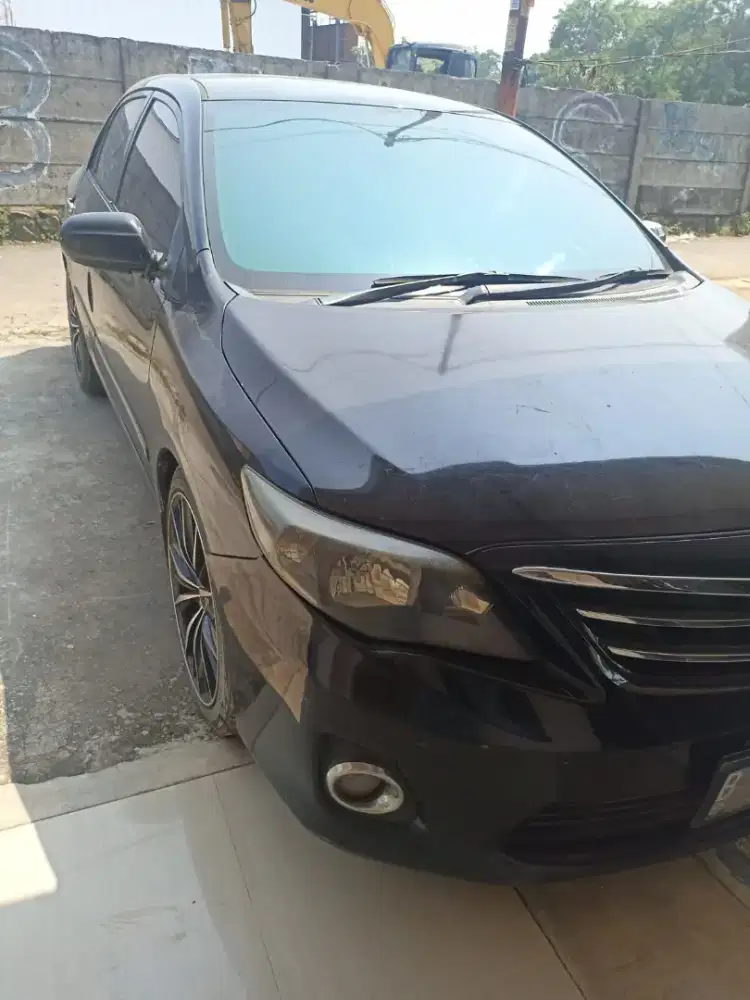 Toyota altis 2012 hitam