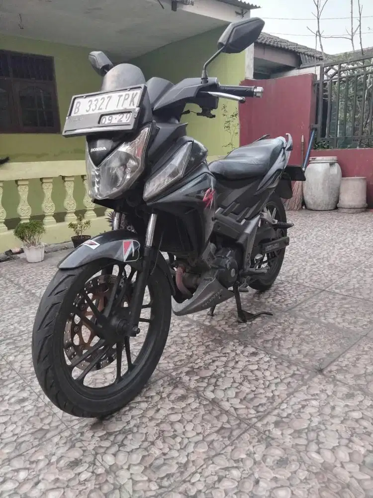 HONDA CS 1 TAHUN 2012
