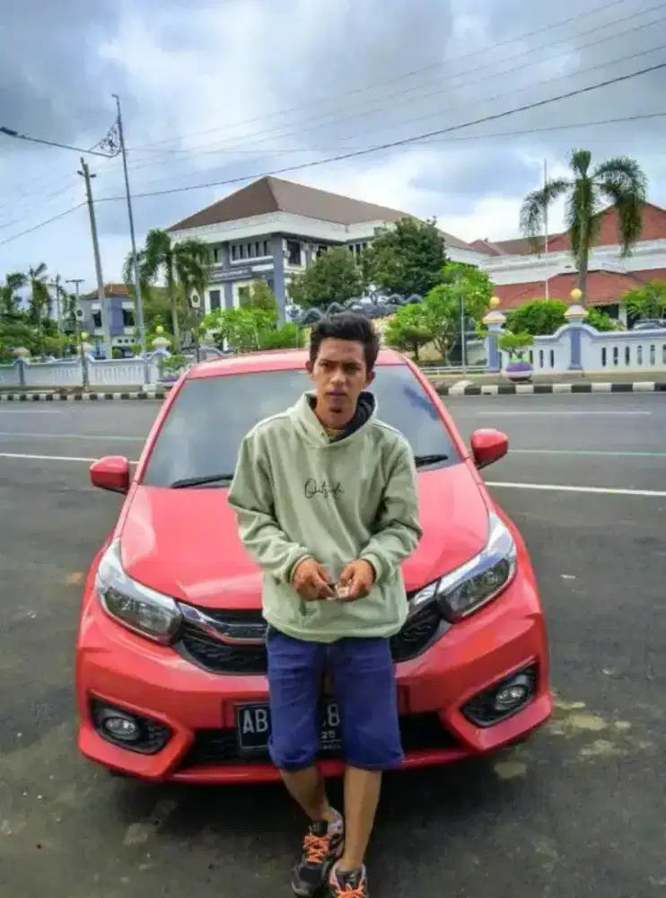 Supir panggilan maupun antar jemput