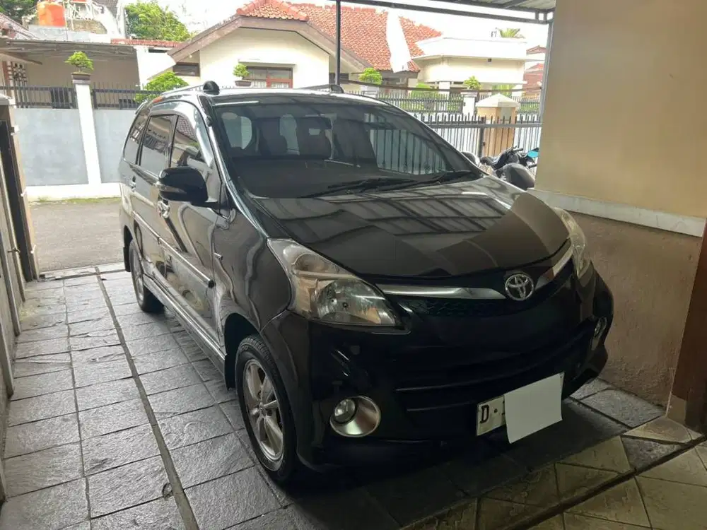 Toyota Avanza 1.5 Veloz Bensin AT Hitam  Th 2012