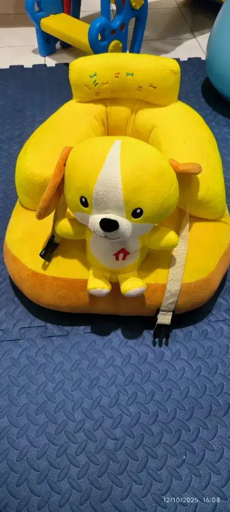 Tempat duduk sofa busa untuk anak kecil