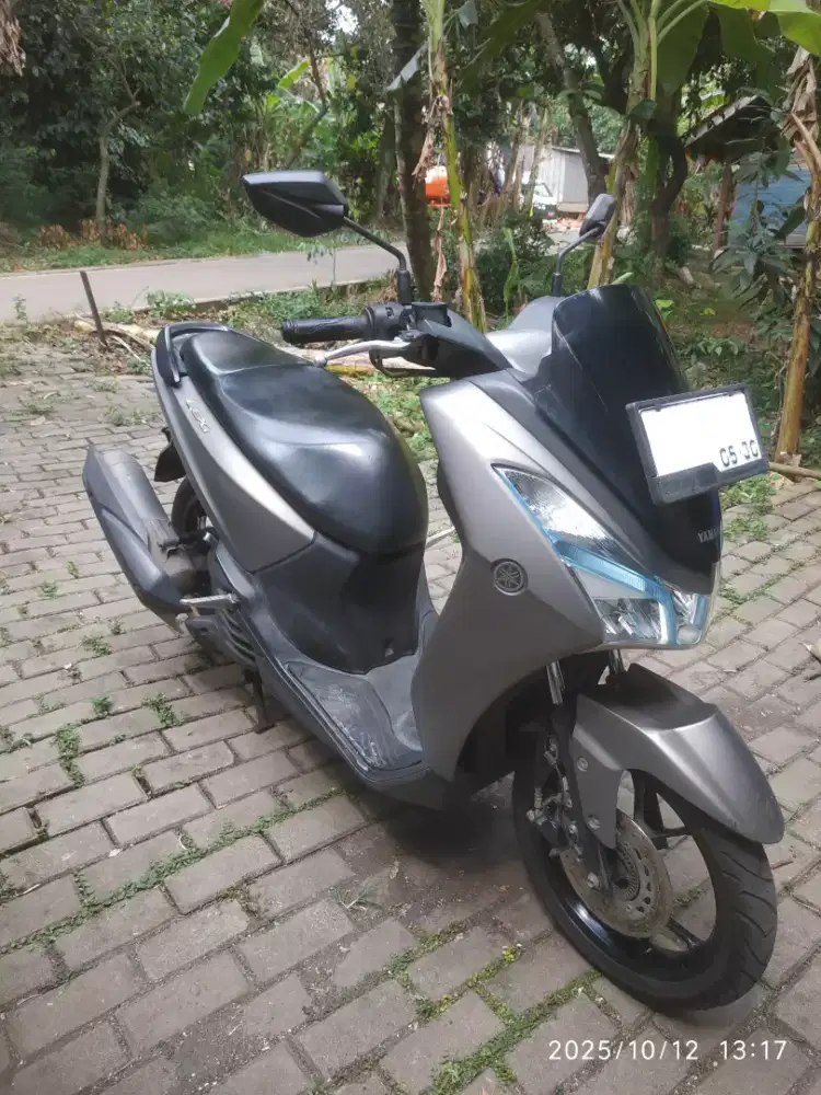 MOTOR MATIC YAMAHA LEXI 125cc TAHUN 2020 DIJUAL