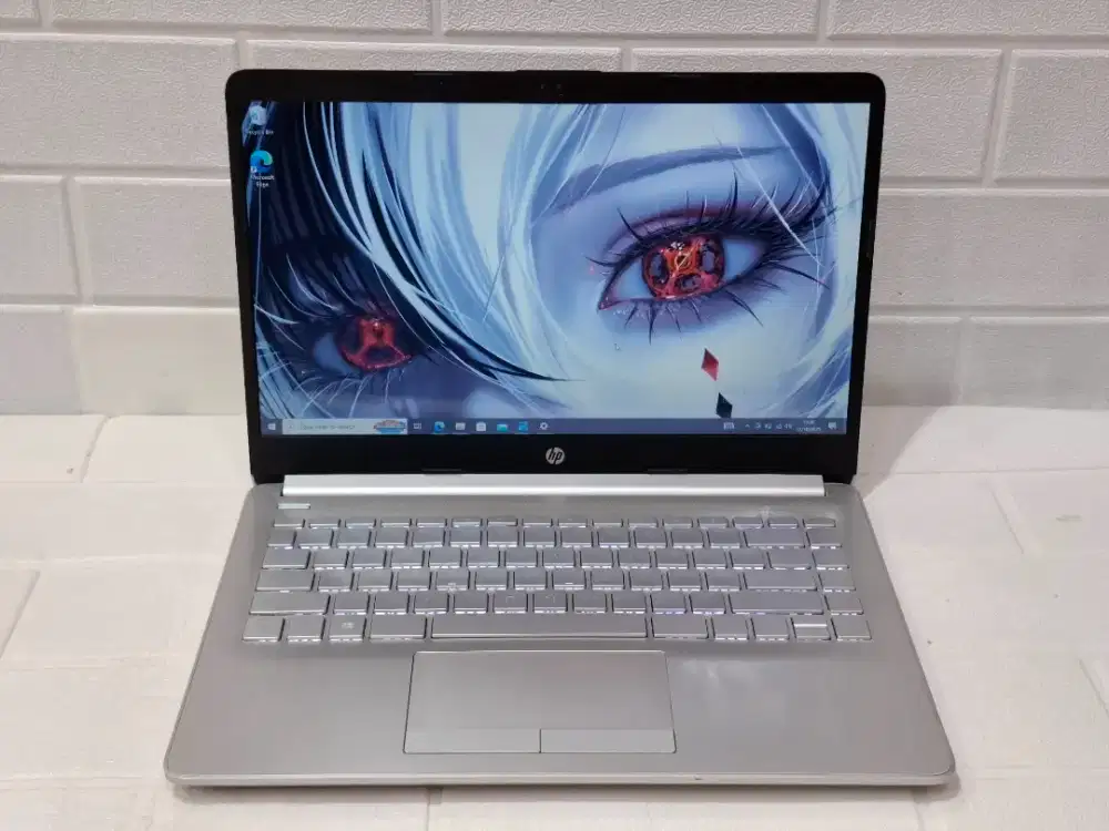 Laptop hp 14-bw0xx prosesor AMD A4-9125 RADEON R3/Ram 4GB/SSD 256GB