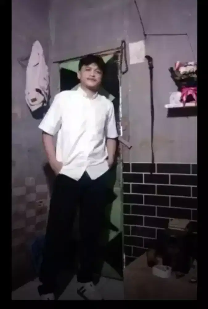 MENCARI PEKERJAAN