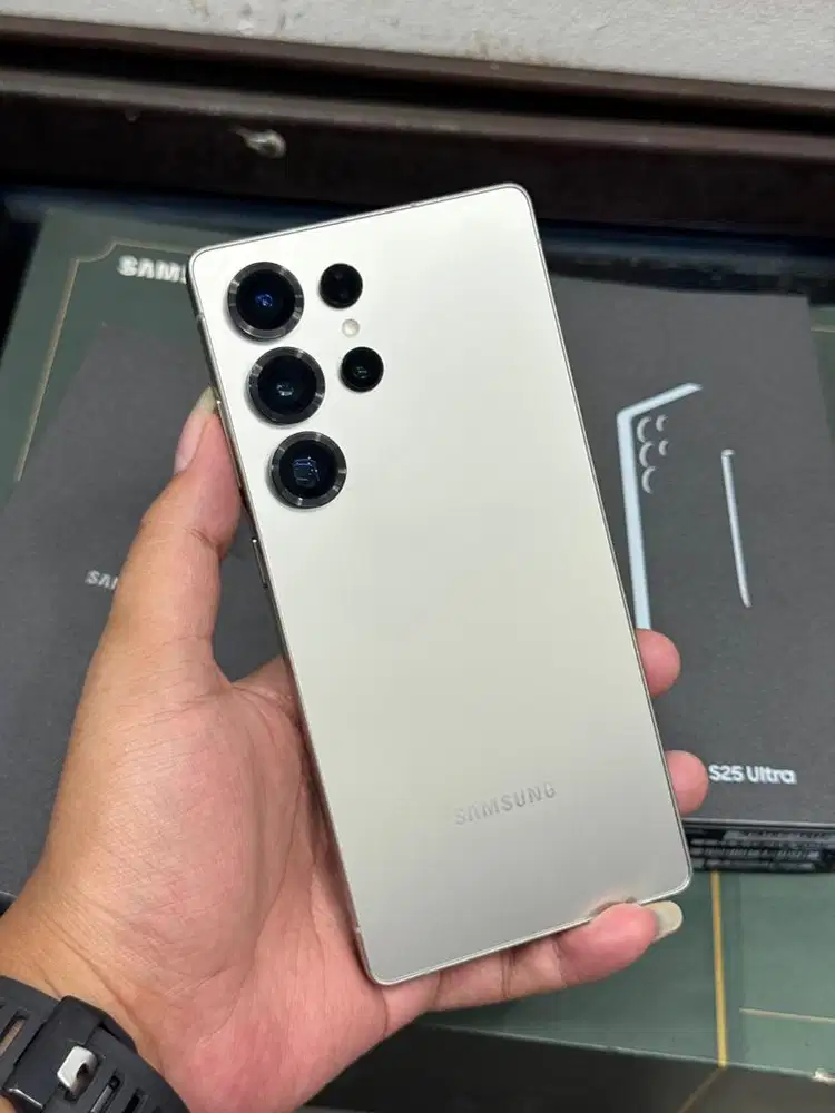 Samsung galaxy S25 Ultra 12/256 Sein likenew