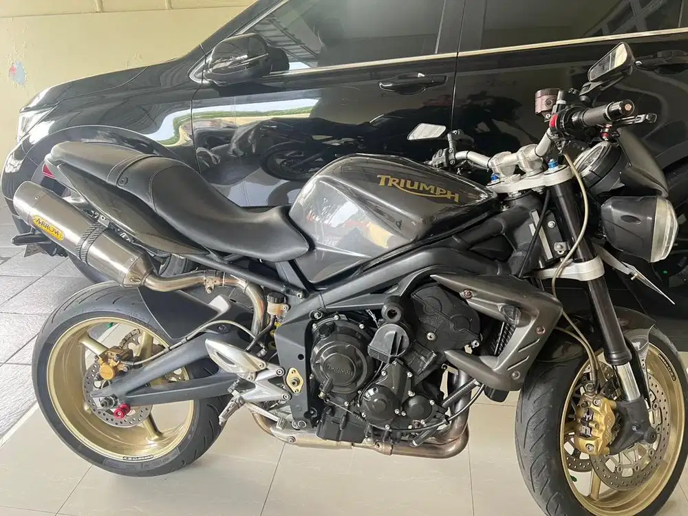 DI JUAL MOTOR TRIUMPH