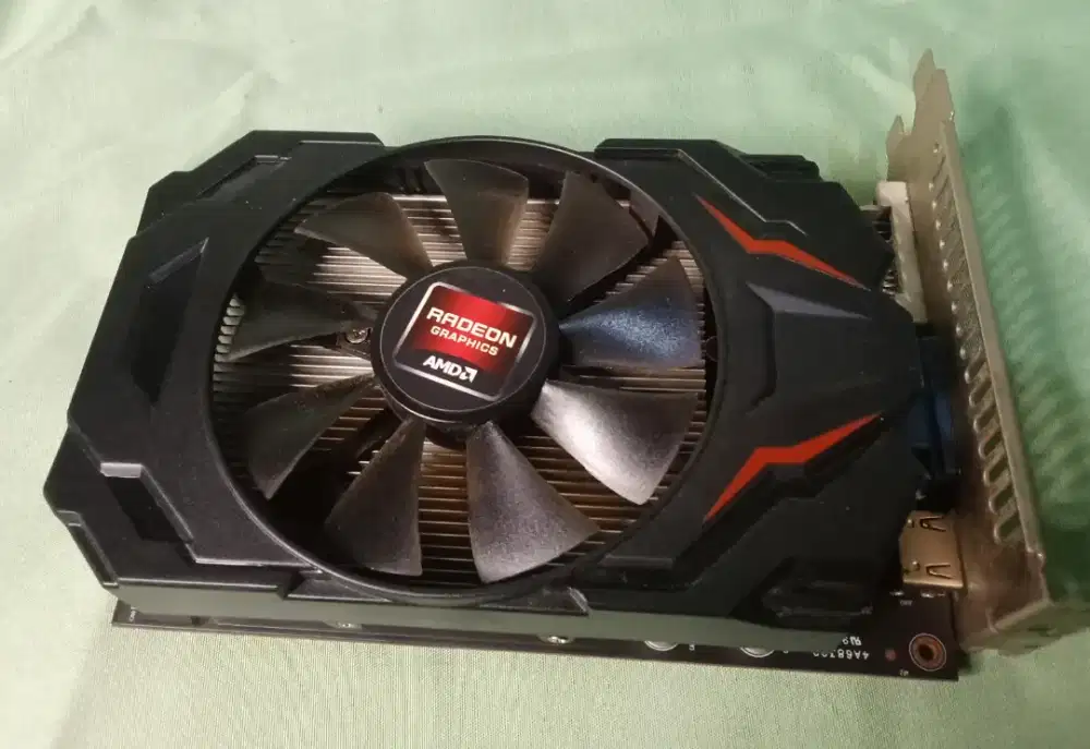 VGA Radeon R7350