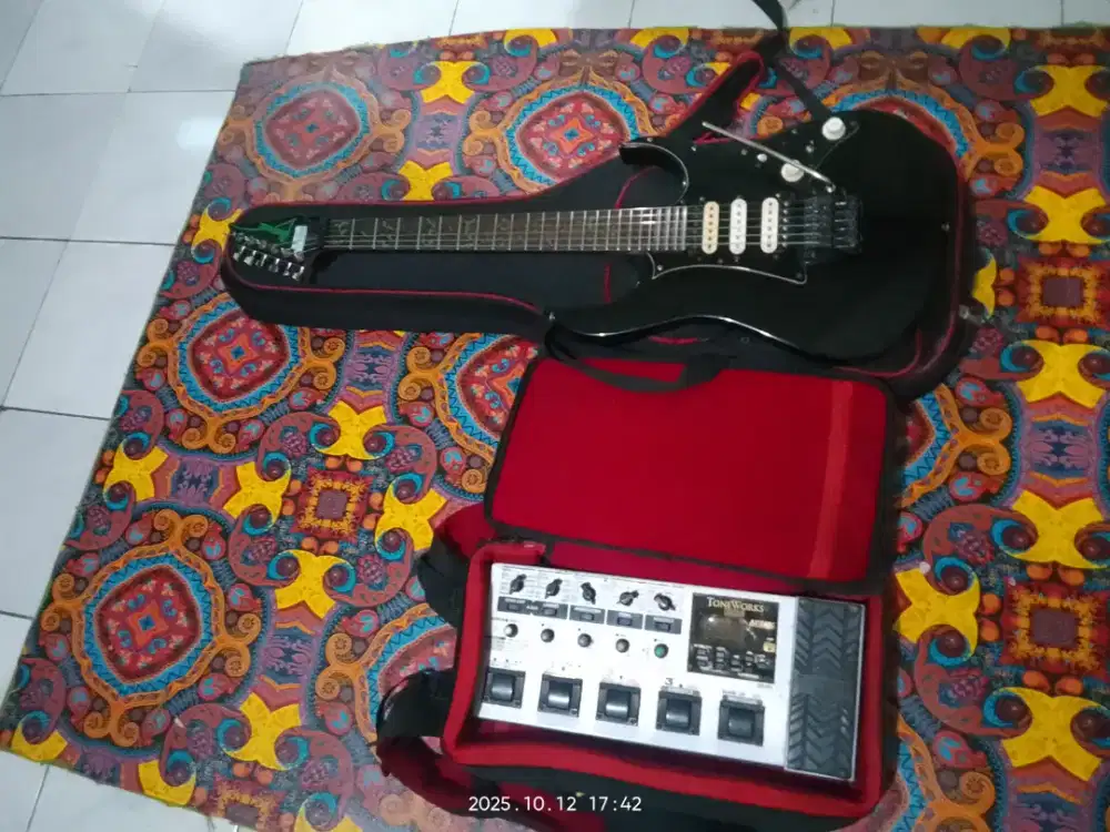 Jual gitar + efek sepaket