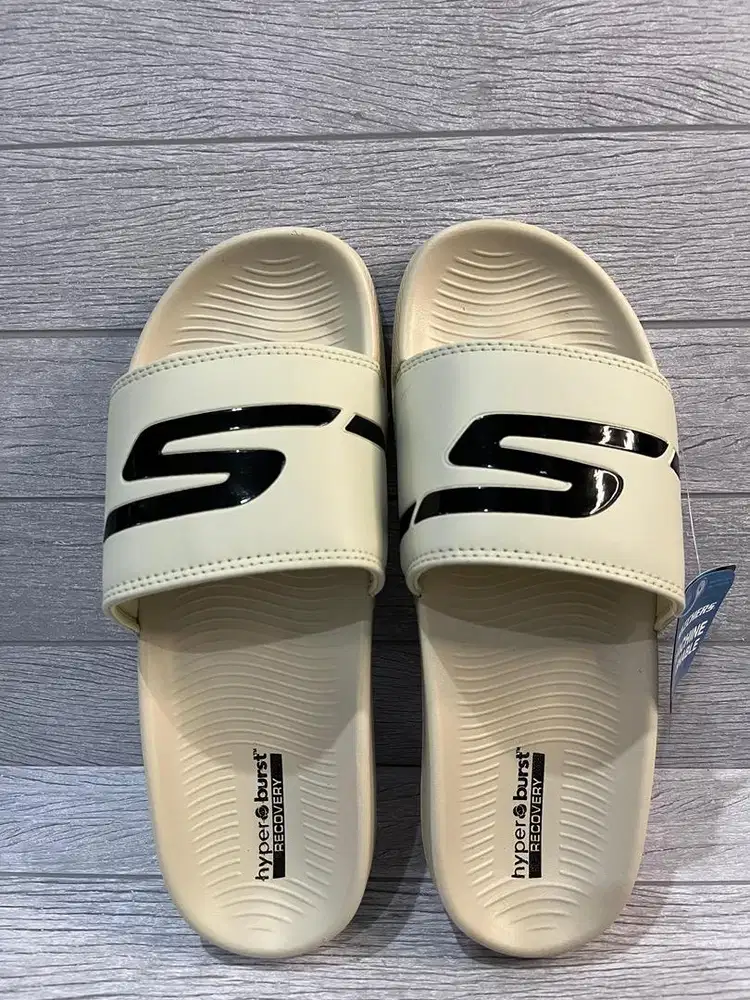 Sandal schecter baru