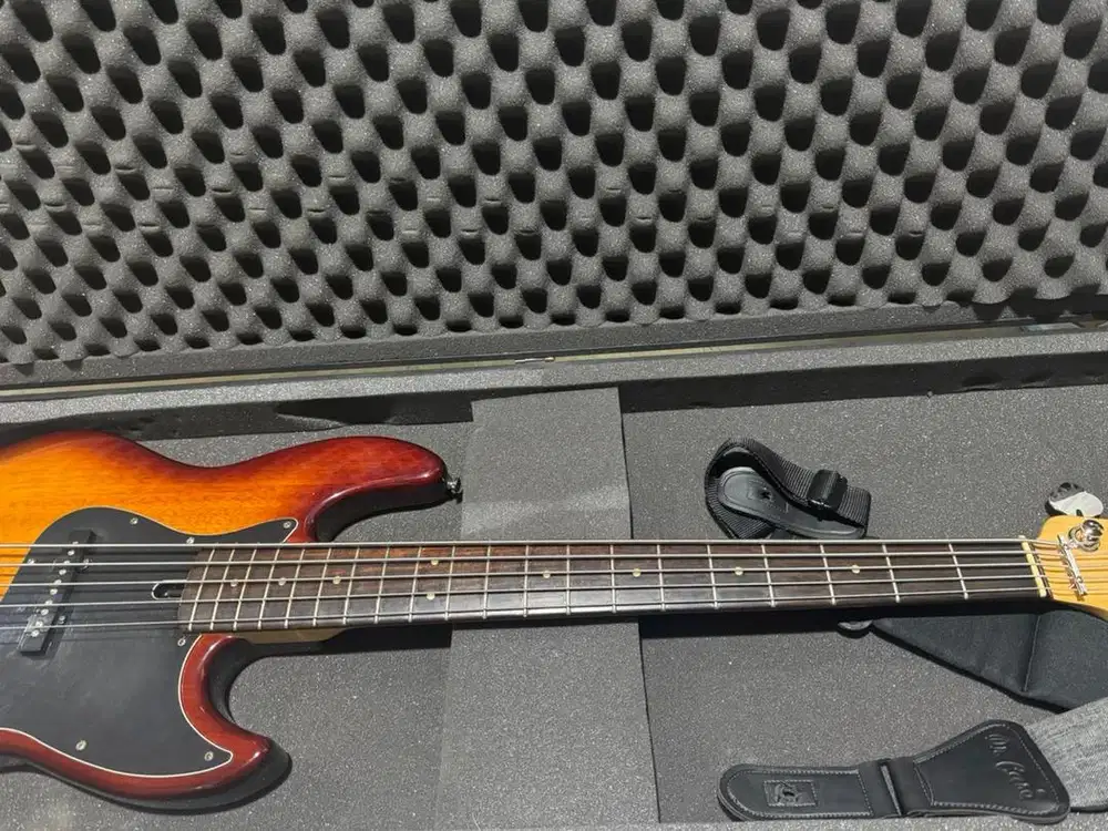 Bass Marcus Miller V3
