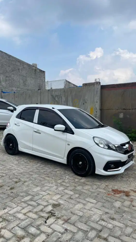 Honda Brio M/T 2015