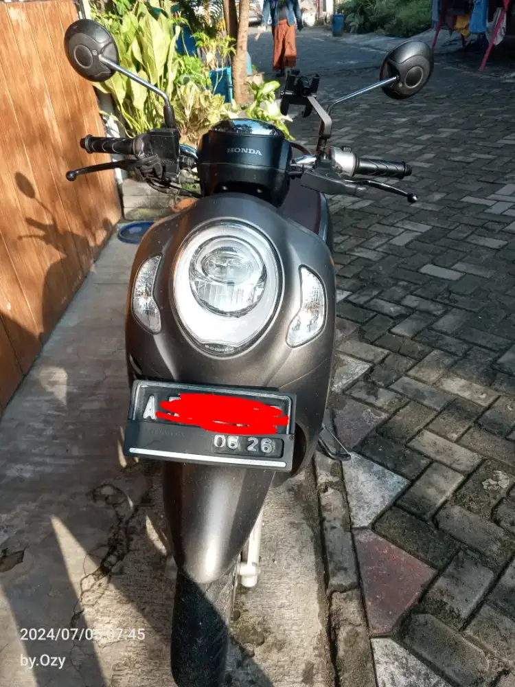 Jual butuh scoopy thun 2021