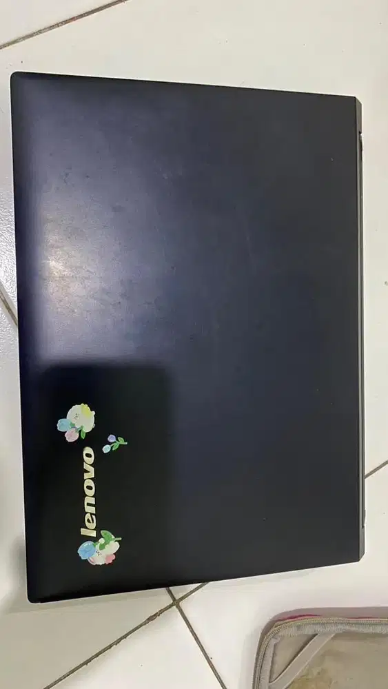 LAPTOP LENOVO SECOND
