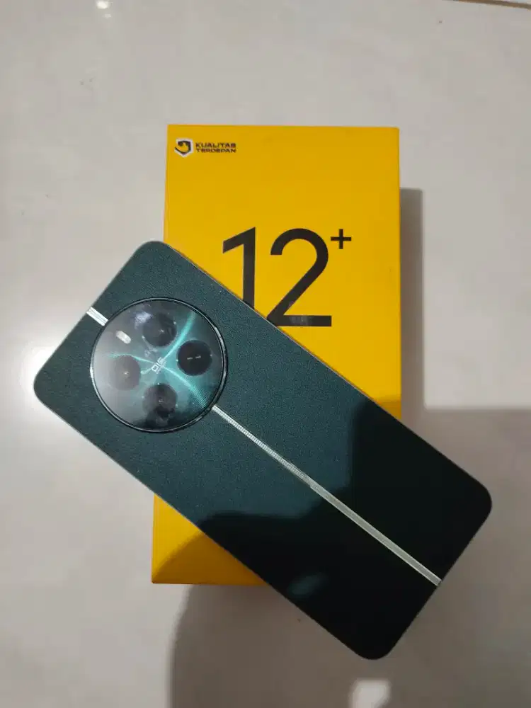 Realme 12 plus 5g 8/256 warna hijau pionir