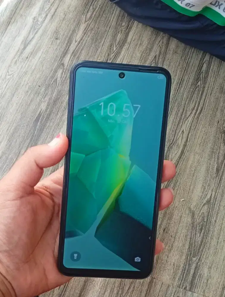 Infinix Hot 30Play ram 4+4/64 Nomines