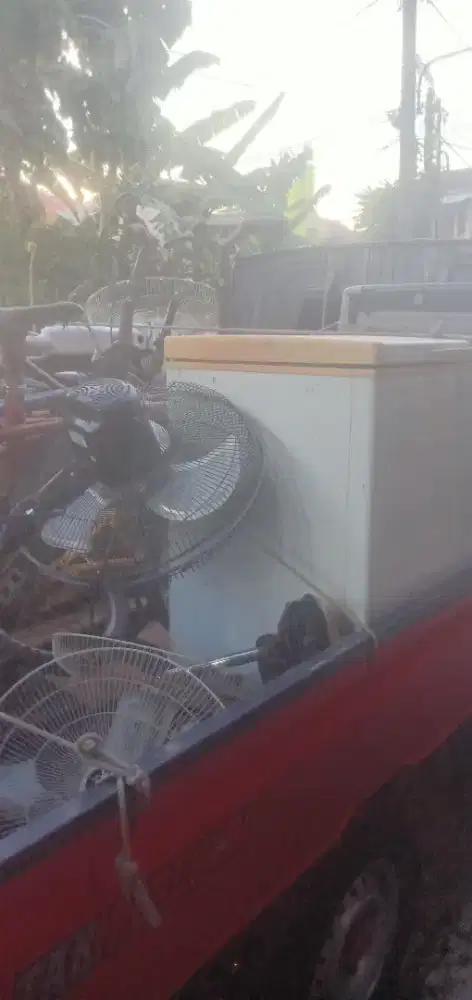 Di cari dan dibeli barang bekas seperti elektronik mesin cuci