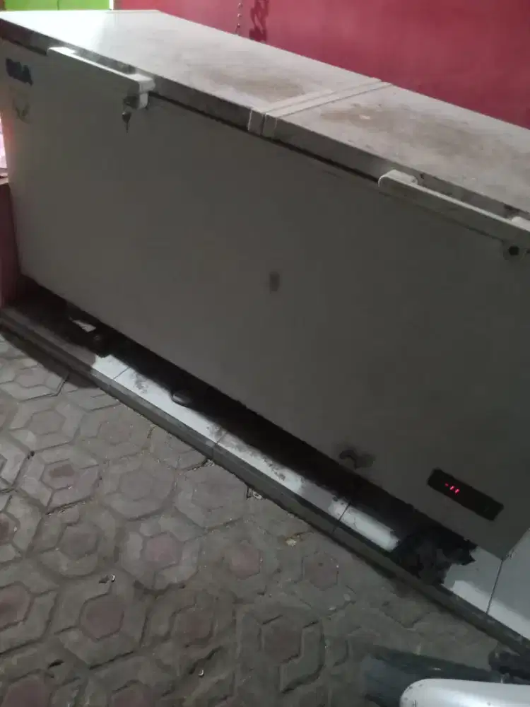 Preezer dua pintu