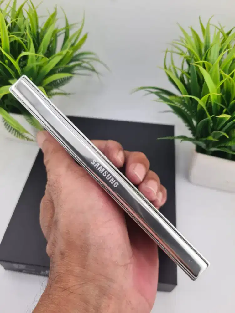 Samsung galaxy Z FOLD 5 5G 12/512 Resmi sein
Kelengkapan fullset