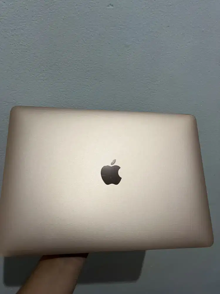 Macbook Air M1 2020 8/256 Gold bisa COD & Nego tipis