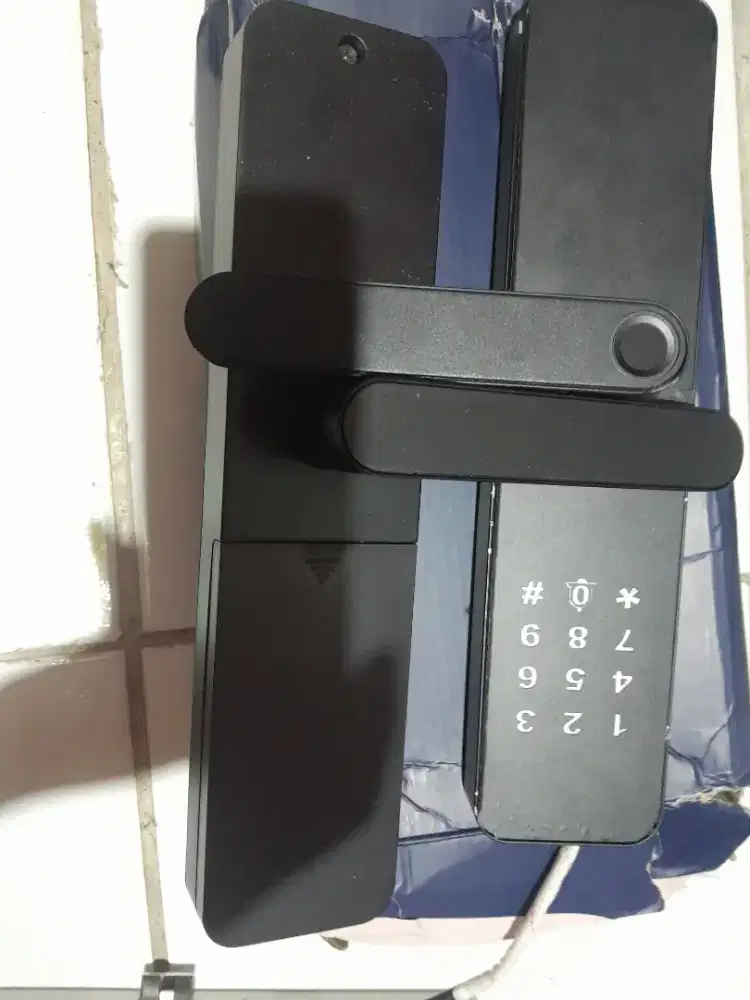 Smart lock Tuya
