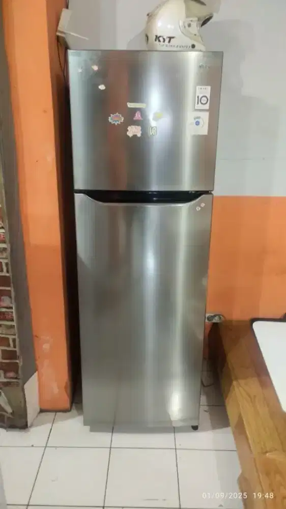 KULKAS 2 PINTU.. MERK LG INVERTER TYPE  GN-G272SLCB