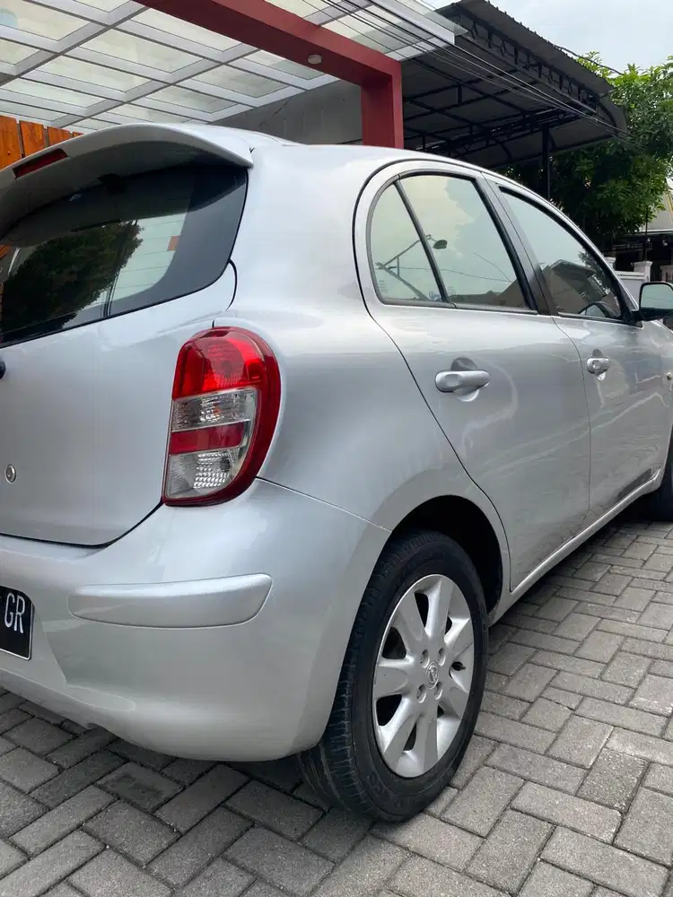 Nissan March 2011 Bensin