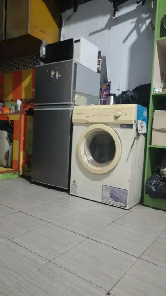 SERVIS KULKAS DAN MESIN CUCI
