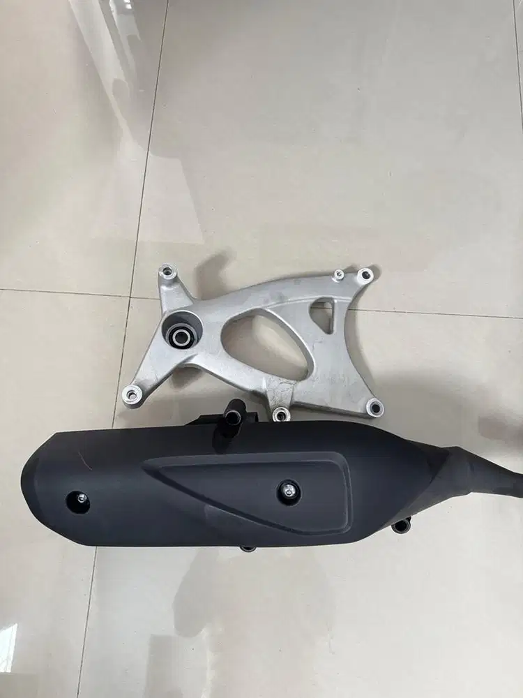 Knalpot dan Swingarm Honda Stylo 160