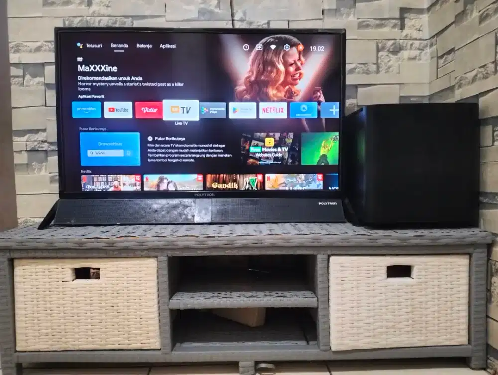 Android TV Polytron 32inch PLD32BAG9858