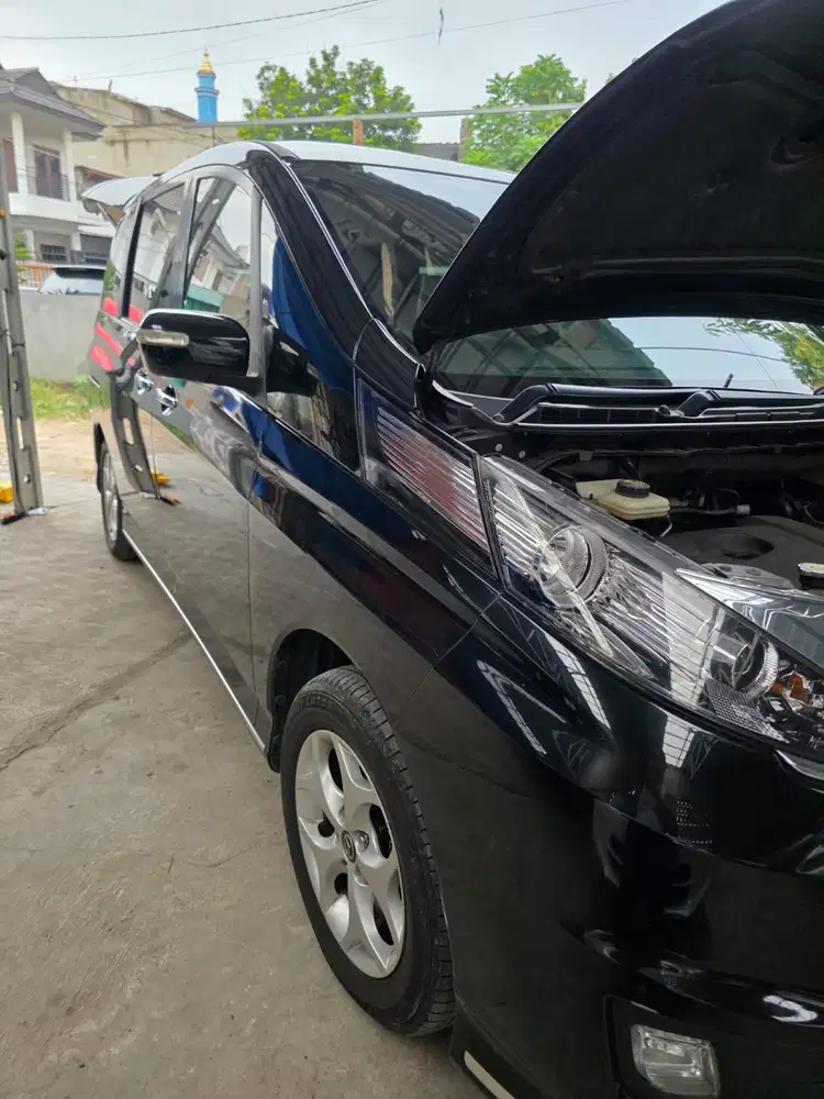 Mazda Biante 2014 skyactive