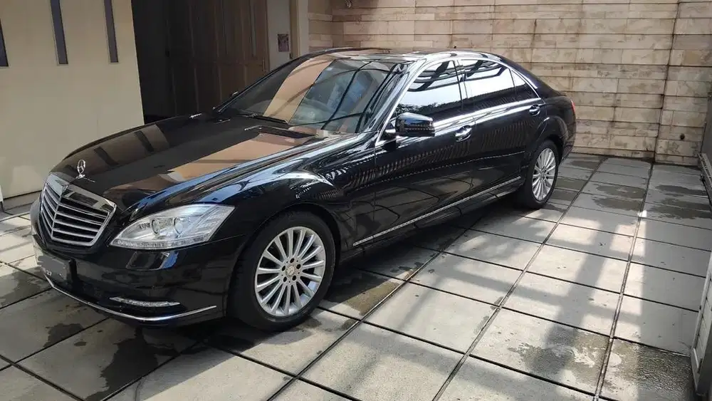 Mercedes Benz S300